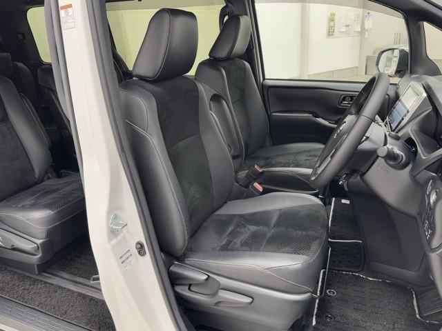 ヴォクシー ZS 煌III 衝突被害軽減ブレーキ 車検整備付 両側パワースライドドア ETC2.0 メモリナビ バックモニター 前後ドライブレコーダー Bluetoothオーディオ 3列シート 7人乗り ABS 横滑り防止装置(17枚目)