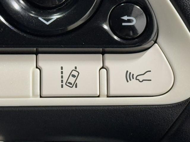 プリウス Sセーフティプラス 衝突回避システム Bモニター ドラレコ付き 定期点検記録簿 LEDライト クルコン ETC装備 スマートKEY ナビTV イモビライザー 横滑り防止機能 PW カーテンエアバッグ キーレスエントリー(15枚目)