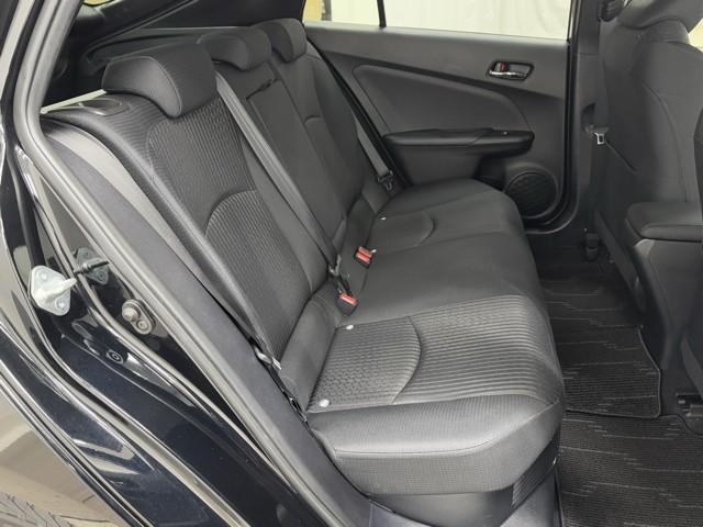 プリウス Sセーフティプラス 衝突回避システム Bモニター ドラレコ付き 定期点検記録簿 LEDライト クルコン ETC装備 スマートKEY ナビTV イモビライザー 横滑り防止機能 PW カーテンエアバッグ キーレスエントリー(18枚目)