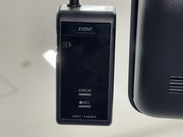 アクア Ｘ　踏み間違い防止　１００Ｖ　イモビ　ナビ＆ＴＶ　ドライブレコーダー　フルセグ　点検記録簿　ＬＥＤヘッドライト　スマートキー　横滑り防止機能　キーレスエントリー　アルミホイール　オートクルーズ　ＥＴＣ（11枚目）