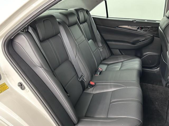 クラウン アスリートＧ　オートエアコン　アルミホイール　スマートキー　クルーズコントロール　ＨＤＤナビ　ＡＢＳ　パワーウインドウ　ＤＶＤ再生　エアバック　パワーシート　ＥＴＣ　キーレス　パワステ　サンルーフ　ナビ＆ＴＶ（19枚目）