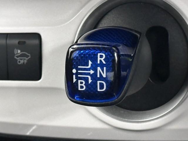 プリウスPHV Sナビパッケージ 衝突被害軽減ブレーキ 車検整備付 Bluetooth対応 ミュージックプレイヤー接続可 クルーズコントロール LEDヘッドライト メモリーナビ バツクカメラ スマートキー ETC2.0 1オーナー(12枚目)