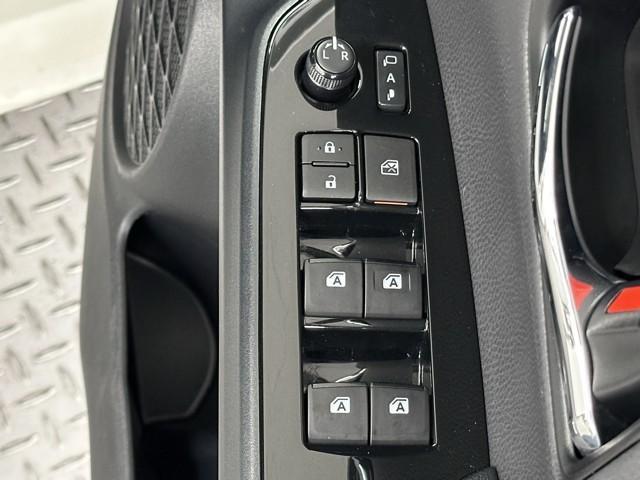 プリウスPHV Sナビパッケージ 衝突被害軽減ブレーキ 車検整備付 Bluetooth対応 ミュージックプレイヤー接続可 クルーズコントロール LEDヘッドライト メモリーナビ バツクカメラ スマートキー ETC2.0 1オーナー(16枚目)