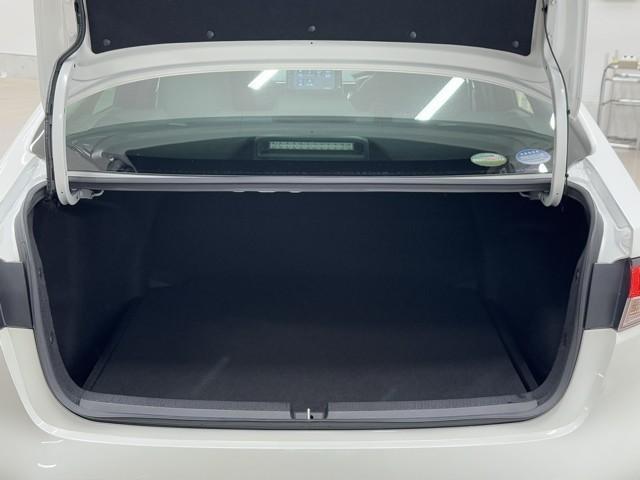 カローラ ハイブリッド S スマートキ iストップ 横滑り防止機能 LEDヘッドライト ミュージックプレイヤー接続可 点検記録簿 盗難防止装置 キーレス オートエアコン クルコン リヤカメラ メモリナビ フルセグ AW ABS(19枚目)