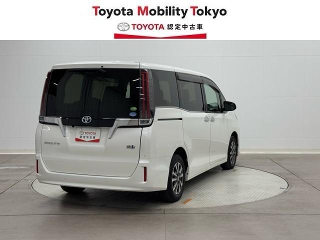 エスクァイア ハイブリッドGi Rカメラ AAC ナビ&TV リアエアコン 記録簿付き 地デジ アイドルストップ クルーズコントロール LEDライト キーレスエントリー スマートキー付 DVD再生可 エアバック 横滑防止装置 ETC(4枚目)