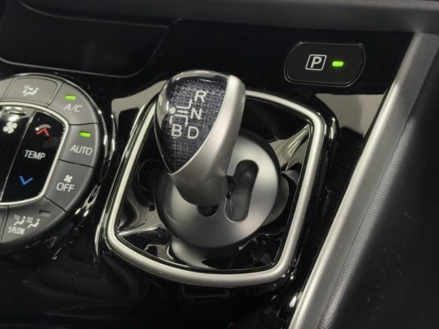 エスクァイア ハイブリッドGi Rカメラ AAC ナビ&TV リアエアコン 記録簿付き 地デジ アイドルストップ クルーズコントロール LEDライト キーレスエントリー スマートキー付 DVD再生可 エアバック 横滑防止装置 ETC(14枚目)