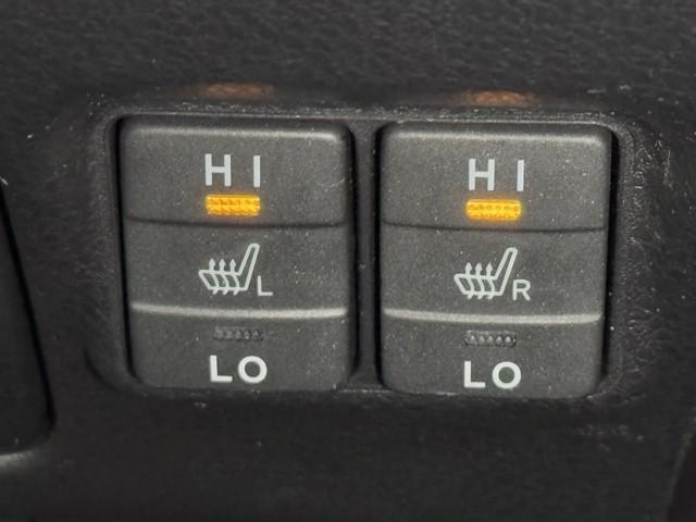 エスクァイア ハイブリッドGi Rカメラ AAC ナビ&TV リアエアコン 記録簿付き 地デジ アイドルストップ クルーズコントロール LEDライト キーレスエントリー スマートキー付 DVD再生可 エアバック 横滑防止装置 ETC(16枚目)