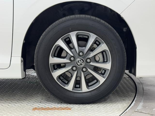 エスクァイア ハイブリッドGi Rカメラ AAC ナビ&TV リアエアコン 記録簿付き 地デジ アイドルストップ クルーズコントロール LEDライト キーレスエントリー スマートキー付 DVD再生可 エアバック 横滑防止装置 ETC(21枚目)