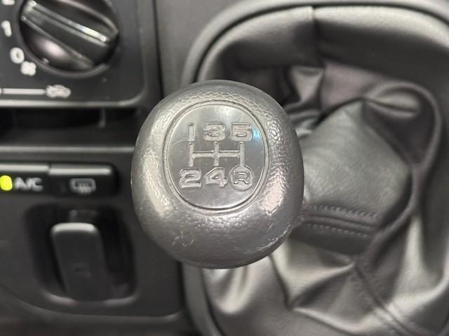 ピクシスバン クルーズターボ SAIII 衝突軽減ブレーキ バックモニター DVD再生可 パワステ 記録簿 4WD ETC エアコン アイドリングストップ LEDヘッドライト キーレス ESC ナビTV ミュージックプレイヤー接続可 ABS(13枚目)