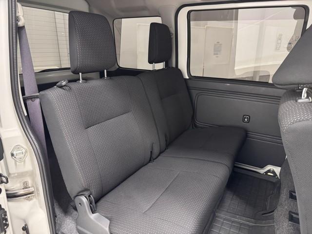 ピクシスバン クルーズターボ SAIII 衝突軽減ブレーキ バックモニター DVD再生可 パワステ 記録簿 4WD ETC エアコン アイドリングストップ LEDヘッドライト キーレス ESC ナビTV ミュージックプレイヤー接続可 ABS(16枚目)