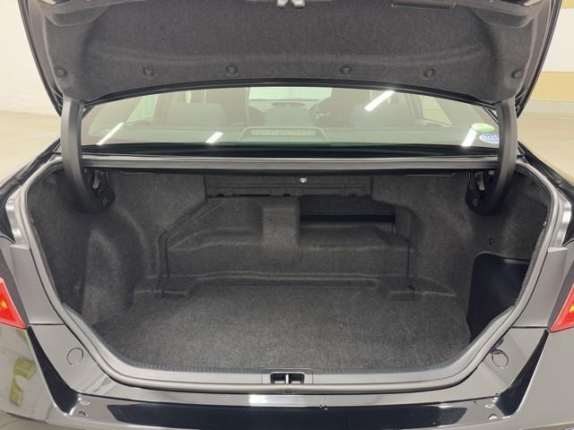 カムリ ハイブリッド Gパッケージ 車検整備付 オートクルーズコントロール HDDナビ Bカメラ ETC車載器 VSC 記録簿あり 地デジ コーナーセンサー イモビ DVD再生機能 オートライト サイドエアバック ナビ&TV AC(18枚目)