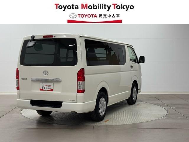 ハイエースバン DX GLパッケージ 衝突被害軽減ブレーキ 車検整備付 インテリジェントクリアランスソナー ドラレコ 車線逸脱警報 電動格納ドアミラー オートライト 横滑り防止装置 オートハイビーム キーレスエントリー エアコン 記録簿(4枚目)