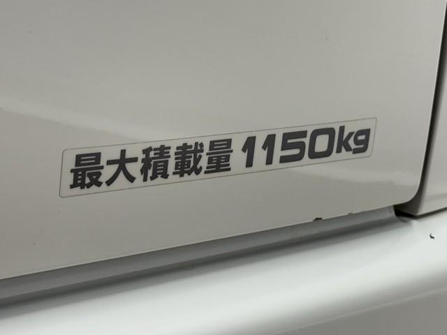 ハイエースバン DX GLパッケージ 衝突被害軽減ブレーキ 車検整備付 インテリジェントクリアランスソナー ドラレコ 車線逸脱警報 電動格納ドアミラー オートライト 横滑り防止装置 オートハイビーム キーレスエントリー エアコン 記録簿(19枚目)