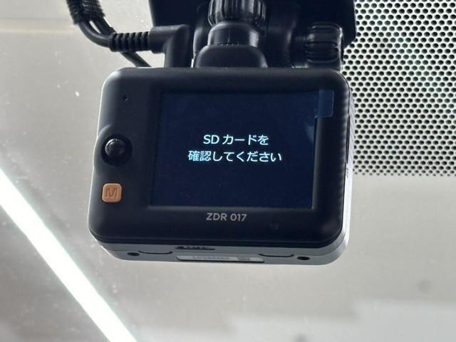 シエンタ ハイブリッドＺ　衝突被害軽減ブレーキ　後席モニター　前後ドライブレコーダー　ＥＴＣ車載器　アイドルストップ　Ｂｌｕｅｔｏｏｔｈオーディオ　ミュージックプレイヤー接続可　ＡＢＳ　ＬＥＤヘッドライト　３列シート（11枚目）
