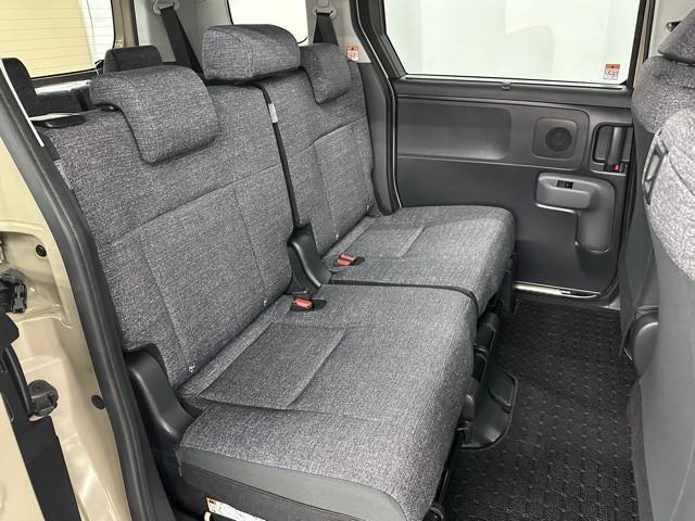 シエンタ ハイブリッドＺ　衝突被害軽減ブレーキ　後席モニター　前後ドライブレコーダー　ＥＴＣ車載器　アイドルストップ　Ｂｌｕｅｔｏｏｔｈオーディオ　ミュージックプレイヤー接続可　ＡＢＳ　ＬＥＤヘッドライト　３列シート（18枚目）