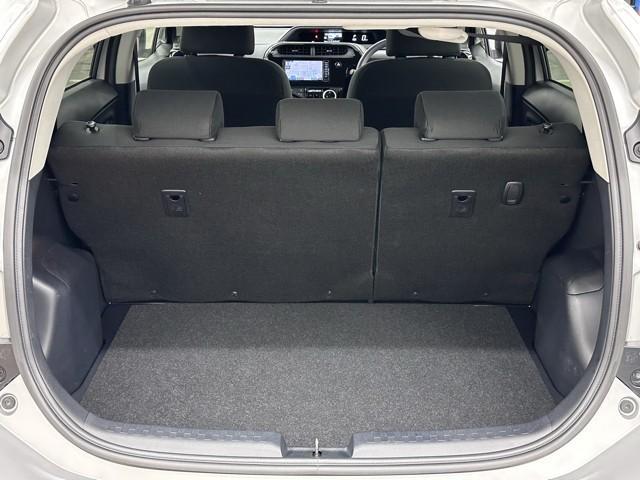 アクア S 衝突被害軽減ブレーキ メモリーナビ Bカメラ ワンオーナー車 格納ミラー 車線逸脱警報システム スマートキープッシュスタート ATハイビーム キーレスエントリ オートライト イモビ ナビ&TV ETC(20枚目)