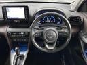 シックな色使いの運転席周りですね。すっきりとしたデザインで上品な色使いです。居心地の良い運転席、長く座ってられるリラックスできるデザインがいいですね。