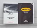 メンテナンスノート、取扱説明書ですね。　車の情報が凝縮されています。　車の整備記録が記載されている大事な物ですよ。