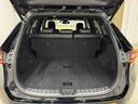 とても広々、大きな開口部の荷室スペースですね。　開口部広々だから、大きな荷物も楽々収納出来ちゃいますね。　荷物スペースは広いほうがいいですよね。
