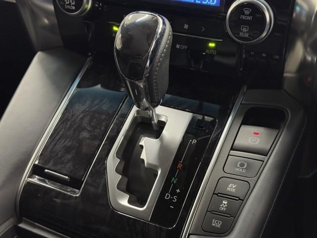 アルファードハイブリッド S タイプゴールド AC100V 地デジ リアオートエアコン クルコン Bカメラ ナビ&TV メンテナンスノート LEDライト オートエアコン 横滑り防止機能 アイドリングストップ フルフラット スマートキー ETC(12枚目)