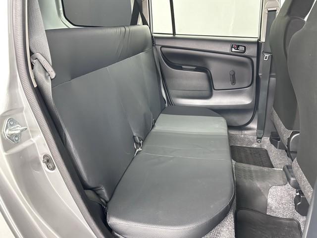 プロボックス ＧＬ　点検記録簿　地デジテレビ　運転席エアバック　パワーウインド　ＴＳＳ　Ｗエアバッグ　盗難防止システム　パワーステアリング　ＡＵＸ接続　横滑り防止機能　エアコン　ＤＶＤ　Ｂカメラ　キーレスキー　ＡＢＳ（17枚目）