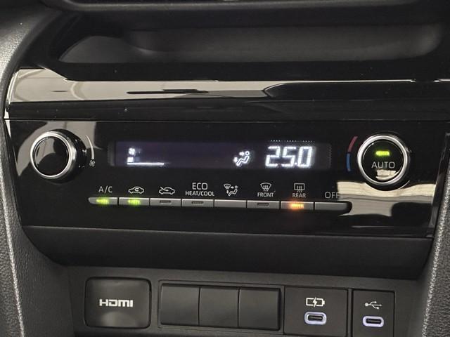 ヤリスクロス Ｇ　ＥＴＣ装備　リヤカメラ　点検記録簿　スマートエントリー　イモビライザー　オートエアコン　アルミホイール　キーレス　パワーウィンドウ　クルコン　ＡＢＳ　ドライブレコーダー　エアバッグ　パワーステアリング（7枚目）