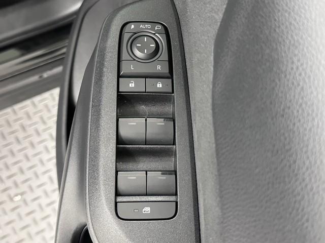 ヤリスクロス Ｇ　ＥＴＣ装備　リヤカメラ　点検記録簿　スマートエントリー　イモビライザー　オートエアコン　アルミホイール　キーレス　パワーウィンドウ　クルコン　ＡＢＳ　ドライブレコーダー　エアバッグ　パワーステアリング（14枚目）