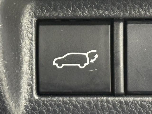 ハリアーハイブリッド Z AC100V電源 エアロ 地上デジタル 衝突被害軽減 サイドエアバッグ LEDランプ Bモニタ クルコン ナビTV アイドリングストップ 横滑り防止装置 スマートキー 盗難防止システム ABS アルミ(17枚目)