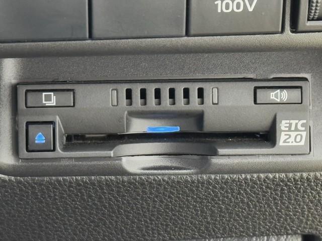 アクア Ｘ　踏み間違い防止　１００Ｖ　イモビ　ナビ＆ＴＶ　ドライブレコーダー　フルセグ　点検記録簿　ＬＥＤヘッドライト　スマートキー　横滑り防止機能　キーレスエントリー　アルミホイール　オートクルーズ　ＥＴＣ（8枚目）