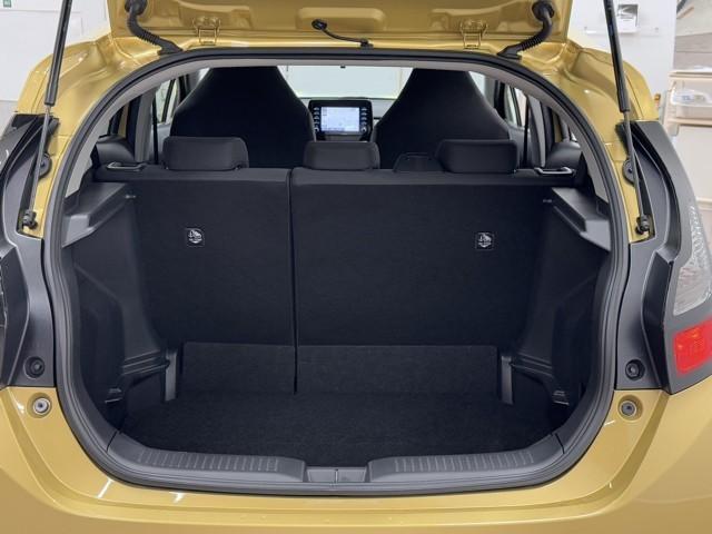 アクア Ｘ　踏み間違い防止　１００Ｖ　イモビ　ナビ＆ＴＶ　ドライブレコーダー　フルセグ　点検記録簿　ＬＥＤヘッドライト　スマートキー　横滑り防止機能　キーレスエントリー　アルミホイール　オートクルーズ　ＥＴＣ（16枚目）