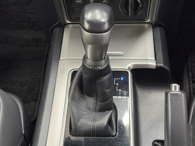 ランドクルーザープラド TX Lパッケージ マットブラックエディション アルミ 寒冷地仕様車 ABS ETC車載器 電動シート 盗難防止装置 メモリーナビ キーレス LEDヘッドランプ レザー クルコン パノラマルーフ スマートエントリー Bカメラ エアコン 記録簿(12枚目)