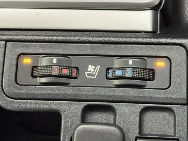 ランドクルーザープラド TX Lパッケージ マットブラックエディション アルミ 寒冷地仕様車 ABS ETC車載器 電動シート 盗難防止装置 メモリーナビ キーレス LEDヘッドランプ レザー クルコン パノラマルーフ スマートエントリー Bカメラ エアコン 記録簿(15枚目)