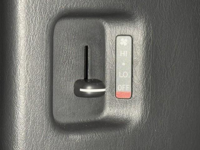 ハイエースバン ロングスーパーGL Wエアコン Bカメラ LEDライト パワーウインドウ 横滑防止 フルセグテレビ DVD視聴可 キーレスエントリー メモリーナビ オートエアコン ETC パワーステ 記録簿有 ABS エアバッグ(11枚目)