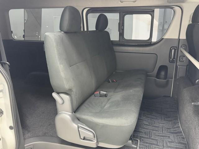 ハイエースバン ロングスーパーGL Wエアコン Bカメラ LEDライト パワーウインドウ 横滑防止 フルセグテレビ DVD視聴可 キーレスエントリー メモリーナビ オートエアコン ETC パワーステ 記録簿有 ABS エアバッグ(16枚目)