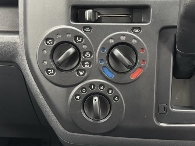 タウンエースバン GL プリクラッシュ LEDランプ 助手席エアバック パワーウィンド リモコンキー アイストップ イモビライザー パワーステアリング エアバック 点検記録簿 ドライブレコーダー ワンオーナー エアコン(6枚目)