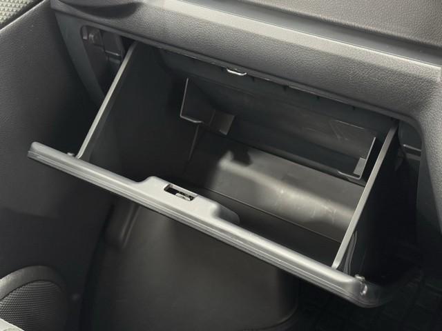 タウンエースバン GL プリクラッシュ LEDランプ 助手席エアバック パワーウィンド リモコンキー アイストップ イモビライザー パワーステアリング エアバック 点検記録簿 ドライブレコーダー ワンオーナー エアコン(9枚目)