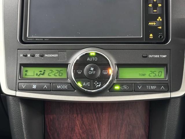 オートエアコン付きなので一度、気温を設定すれば自動的に過ごし易い温度に調整してくれますよ。　車内をいつでも快適空間にしてくれます。