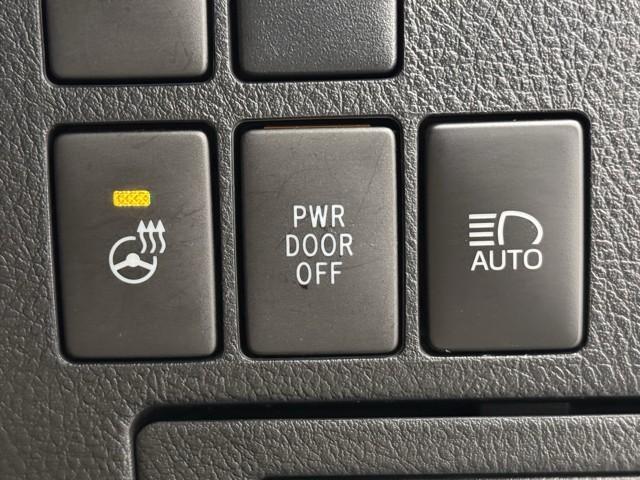 状況に応じてハイビーム／ロービームを自動的に切り替え。より明るく安全な夜間視界を確保します。