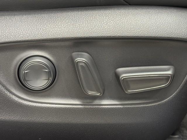 ハリアーハイブリッド Z 地上デジタル 衝突被害軽減 サイドエアバッグ LEDランプ Bモニタ クルコン ナビTV 1オーナー アイドリングストップ 横滑り防止装置 スマートキー 盗難防止システム ABS アルミ ETC付(15枚目)