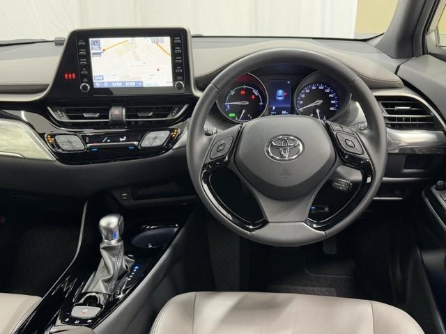 Ｃ－ＨＲ Ｇ　ドライブレコーダー付　衝突軽減　ＥＳＣ　１００Ｖ電源　キーレスエントリー　Ｉストップ　ＬＥＤライト　Ｂカメ　盗難防止システム　半革シート　オートクルーズコントロール　整備記録簿　スマートキー　ナビ付（4枚目）