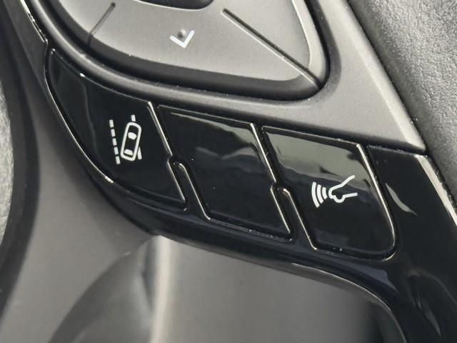 Ｃ－ＨＲ Ｇ　ドライブレコーダー付　衝突軽減　ＥＳＣ　１００Ｖ電源　キーレスエントリー　Ｉストップ　ＬＥＤライト　Ｂカメ　盗難防止システム　半革シート　オートクルーズコントロール　整備記録簿　スマートキー　ナビ付（10枚目）