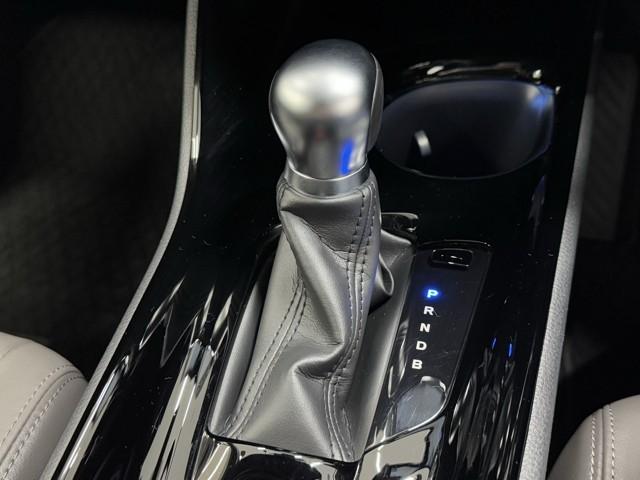 Ｃ－ＨＲ Ｇ　ドライブレコーダー付　衝突軽減　ＥＳＣ　１００Ｖ電源　キーレスエントリー　Ｉストップ　ＬＥＤライト　Ｂカメ　盗難防止システム　半革シート　オートクルーズコントロール　整備記録簿　スマートキー　ナビ付（11枚目）