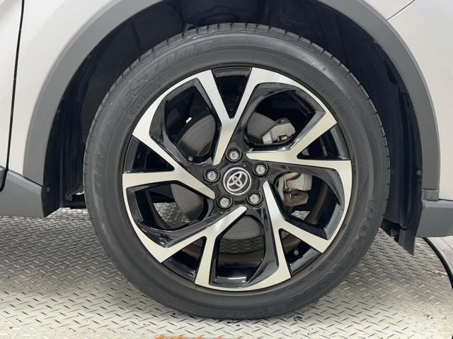 Ｃ－ＨＲ Ｇ　ドライブレコーダー付　衝突軽減　ＥＳＣ　１００Ｖ電源　キーレスエントリー　Ｉストップ　ＬＥＤライト　Ｂカメ　盗難防止システム　半革シート　オートクルーズコントロール　整備記録簿　スマートキー　ナビ付（18枚目）