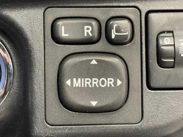 アクア Ｓ　スマートキープッシュスタート　キーレスエントリ　イモビ　ナビ＆ＴＶ　オートエアコン　デュアルエアバック　ＥＳＣ　Ｂカメラ　パワーウィンドウ　ＡＵＸ端子　ＥＴＣ　ＳＲＳ　ワンセグＴＶ　パワーステアリング（12枚目）