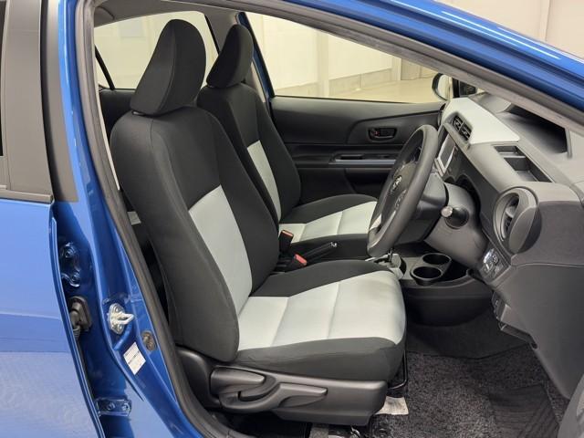 アクア Ｓ　スマートキープッシュスタート　キーレスエントリ　イモビ　ナビ＆ＴＶ　オートエアコン　デュアルエアバック　ＥＳＣ　Ｂカメラ　パワーウィンドウ　ＡＵＸ端子　ＥＴＣ　ＳＲＳ　ワンセグＴＶ　パワーステアリング（15枚目）