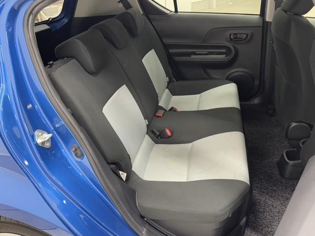 アクア Ｓ　スマートキープッシュスタート　キーレスエントリ　イモビ　ナビ＆ＴＶ　オートエアコン　デュアルエアバック　ＥＳＣ　Ｂカメラ　パワーウィンドウ　ＡＵＸ端子　ＥＴＣ　ＳＲＳ　ワンセグＴＶ　パワーステアリング（16枚目）