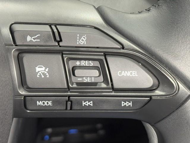 ヤリス ハイブリッドZ PCS 整備記録簿 地デジ AW Bカメラ アイドリングストップ車 ドラレコ付 LEDランプ スマキー ETC付き メディアプレイヤー接続 ナビTV VSC パワステ 1オナ車 クルコン キーフリー(11枚目)