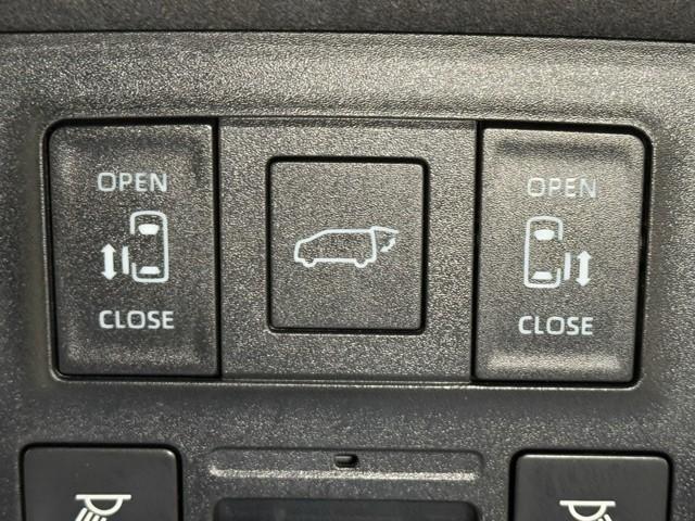 ヴォクシー S-Z DVD再生機能 スマートキープッシュスタート 両側電動パワースライドドア パワーウインドウ 1オナ ETC車載器 LEDライト デュアルエアコン アルミホイール 盗難防止装置 記録簿 横滑り防止機能(14枚目)