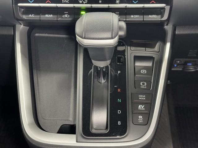 ノア ハイブリッドＳ－Ｇ　両電動ドア　衝突回避ブレーキ　ダブルエアコン　イモビ　クルコン　バックガイドモニター　横滑り防止装置　記録簿　ＬＥＤヘッドライト　ドライブレコーダー　キーレス　スマートキー　３列シート　ＤＶＤ再生（9枚目）