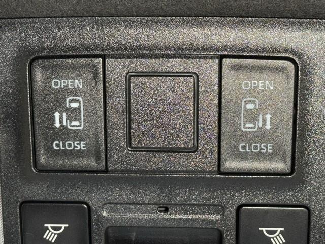 ノア ハイブリッドＳ－Ｇ　両電動ドア　衝突回避ブレーキ　ダブルエアコン　イモビ　クルコン　バックガイドモニター　横滑り防止装置　記録簿　ＬＥＤヘッドライト　ドライブレコーダー　キーレス　スマートキー　３列シート　ＤＶＤ再生（14枚目）